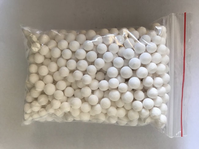 白色礦化球
